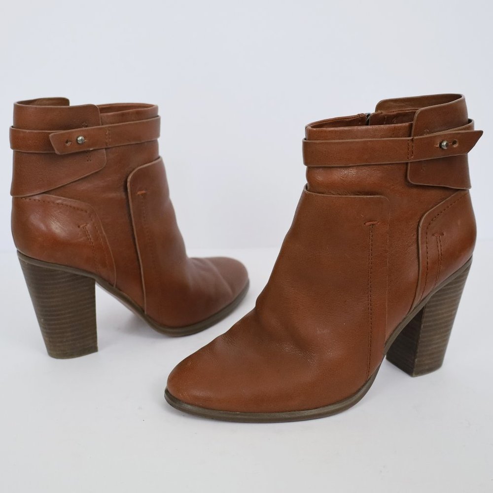 VINCE CAMUTO Size 8 Brown FAYTHE Ankle Boots